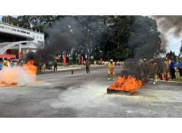 Cao su Đồng Nai thi kiểm tra nghiệp vụ chữa cháy và cứu nạn cứu hộ